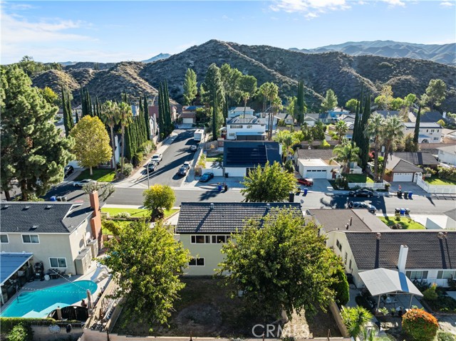 Detail Gallery Image 38 of 44 For 28975 Lotusgarden, Canyon Country,  CA 91387 - 4 Beds | 3 Baths