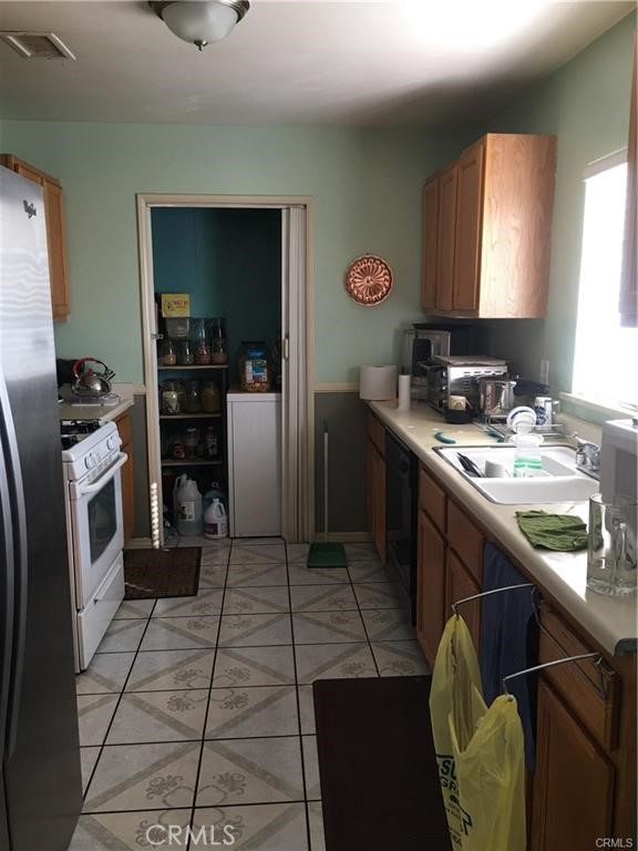 432 N Sage N Avenue, Rialto CA: https://media.crmls.org/medias/1781c475-cb6d-4d6f-be80-4fa06bfe9625.jpg