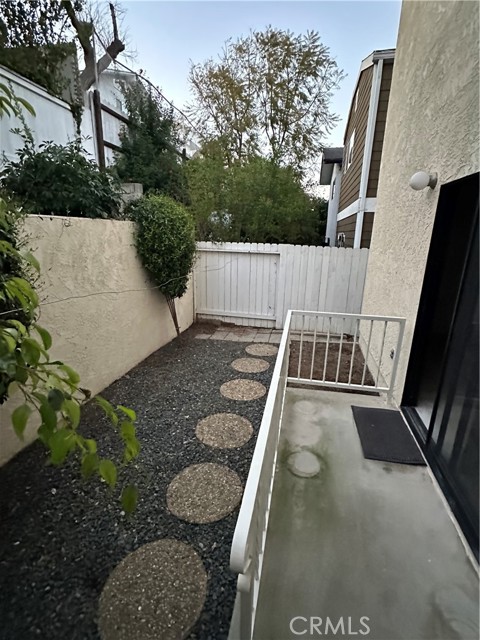 Detail Gallery Image 14 of 27 For 1747 Wollacott, Redondo Beach,  CA 90278 - 3 Beds | 2/1 Baths