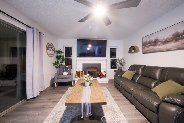 Detail Gallery Image 4 of 24 For 2848 Wathen, Atwater,  CA 95301 - 4 Beds | 2 Baths