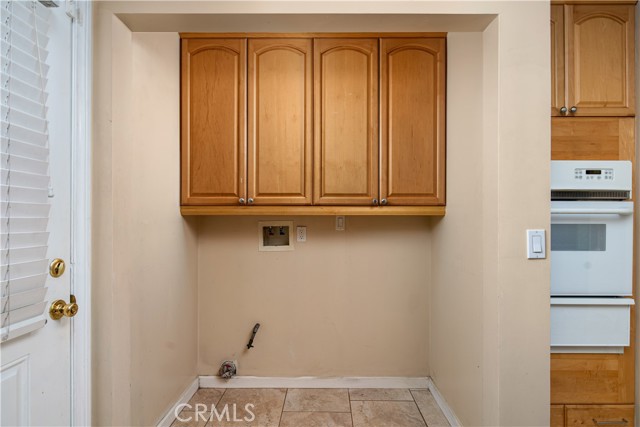 23040 Saticoy Street, Canoga Park CA: https://media.crmls.org/medias/1784a7f9-d3c7-41f8-b97f-a0ebf41c50bf.jpg