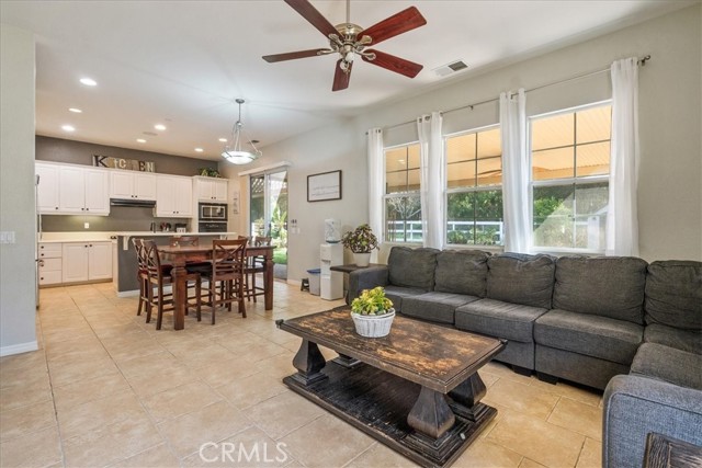 Detail Gallery Image 15 of 51 For 776 Oak Glade, Fallbrook,  CA 92028 - 3 Beds | 3 Baths