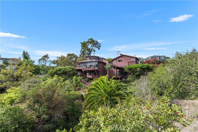 237 W Avenida Alessandro, San Clemente CA: https://media.crmls.org/medias/17861627-1007-4179-9728-8607dceaeee1.jpg