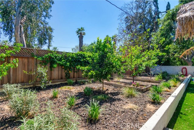 Detail Gallery Image 7 of 28 For 5822 Old Ranch Rd, Riverside,  CA 92504 - 3 Beds | 2/1 Baths