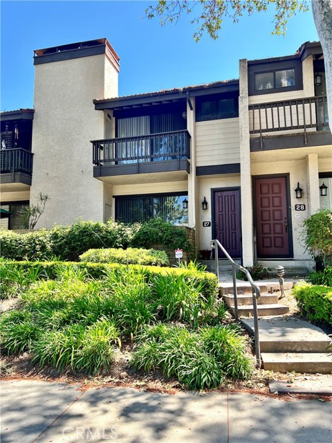 Detail Gallery Image 1 of 34 For 21730 Marylee St #27,  Woodland Hills,  CA 91367 - 3 Beds | 2/1 Baths