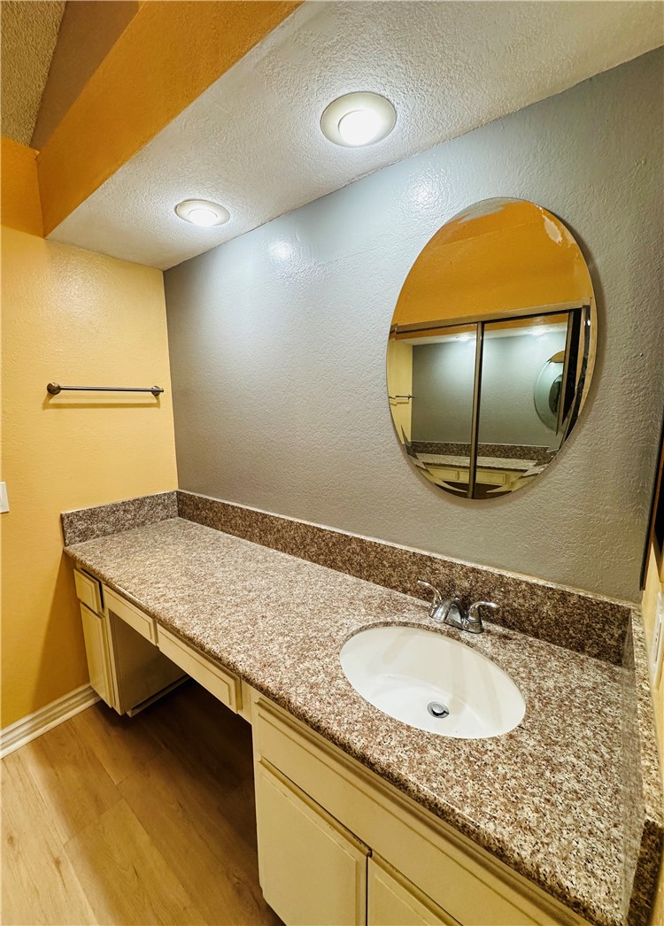 Detail Gallery Image 14 of 23 For 2220 E Chapman Ave #34,  Fullerton,  CA 92831 - 2 Beds | 2/1 Baths