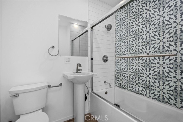 Detail Gallery Image 11 of 23 For 4138 Normal Ave, Los Angeles,  CA 90029 - 2 Beds | 2 Baths