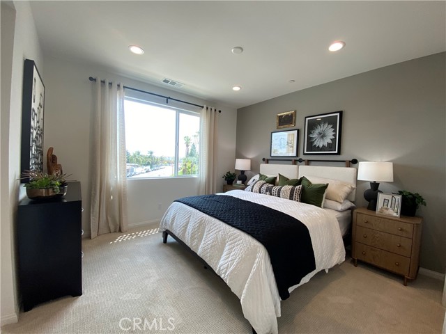 Detail Gallery Image 9 of 13 For 527 W Sierra Palm Ln, Anaheim,  CA 92810 - 3 Beds | 2/1 Baths
