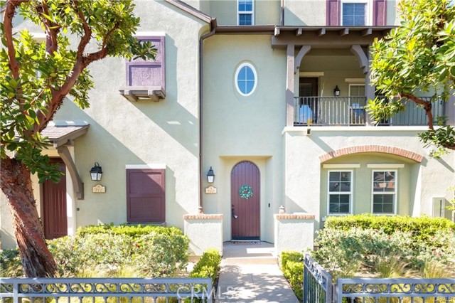 Front Image Thumbnail for CROC26067952