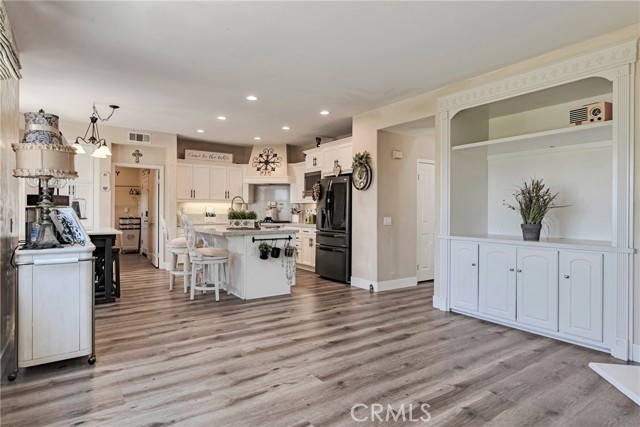 Detail Gallery Image 12 of 54 For 19639 Ellis Henry Ct, Newhall,  CA 91321 - 4 Beds | 3 Baths