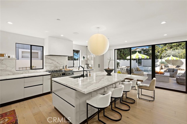 Detail Gallery Image 4 of 10 For 228 W Avenida Cordoba, San Clemente,  CA 92672 - 5 Beds | 4/1 Baths