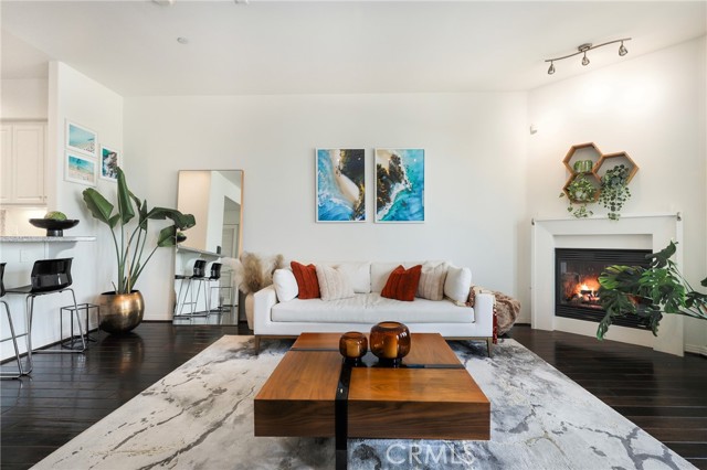4050 Glencoe Avenue, Marina del Rey CA: https://media.crmls.org/medias/178a7a98-df38-423e-8f3a-f726d88fd383.jpg