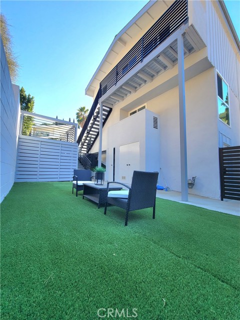 Detail Gallery Image 22 of 23 For 17148 Escalon, Encino,  CA 91436 - 4 Beds | 2/1 Baths