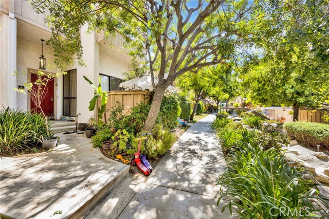 5533 Edward E Horton Lane, Encino CA: https://media.crmls.org/medias/178b2bd0-d4e9-41c5-9fdb-7824055d07b8.jpg