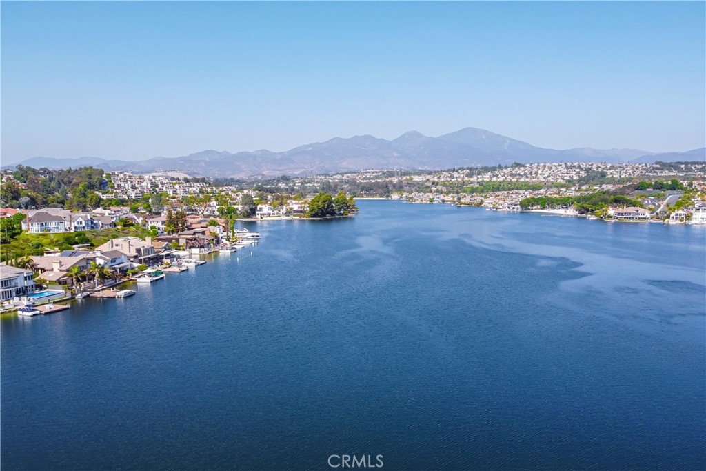 https://media.crmls.org/medias/178bc793-9bbd-48a5-806e-595c30918efe.jpg?preset=X-Large