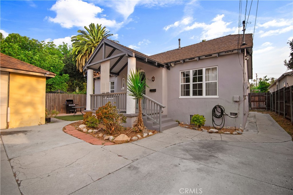 745 E Villa Street