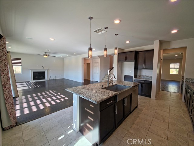 Detail Gallery Image 4 of 25 For 459 White Bark Ln, Simi Valley,  CA 93065 - 5 Beds | 4 Baths