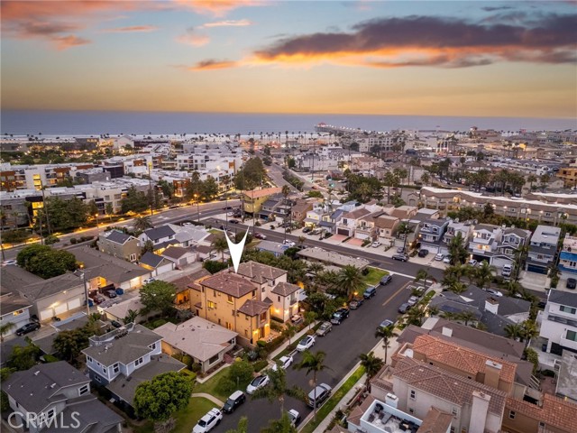 212 Baltimore Avenue, Huntington Beach CA: https://media.crmls.org/medias/178c6346-14a6-44a6-8137-19c20869ec45.jpg