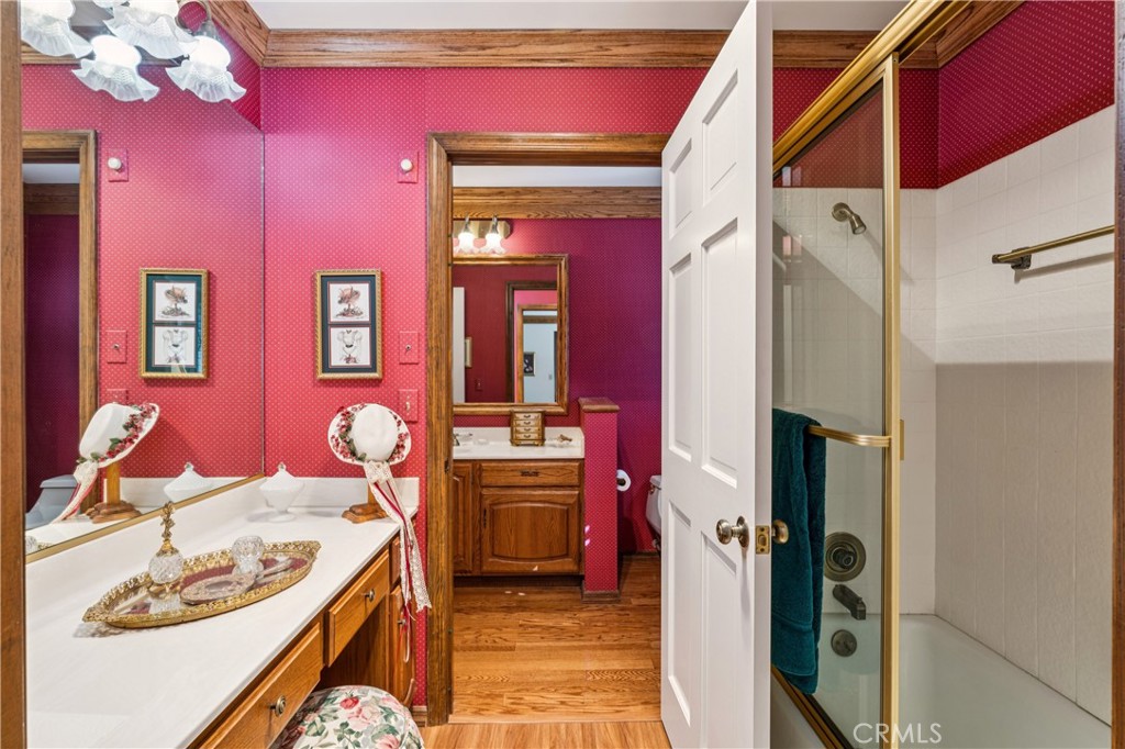 https://media.crmls.org/medias/178c921f-2814-4add-81b7-72b06d8d2fda.jpg?preset=X-Large