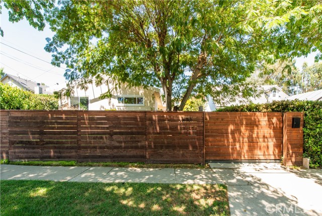 Detail Gallery Image 2 of 30 For 16915 Armstead St, Granada Hills,  CA 91344 - 3 Beds | 2 Baths