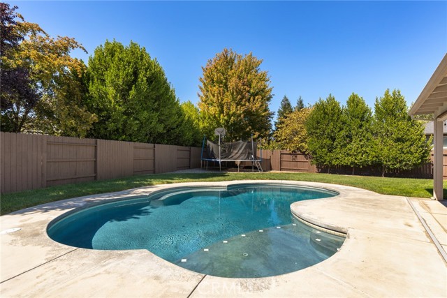 Detail Gallery Image 38 of 46 For 10 Abbott Cir, Chico,  CA 95973 - 4 Beds | 2/1 Baths