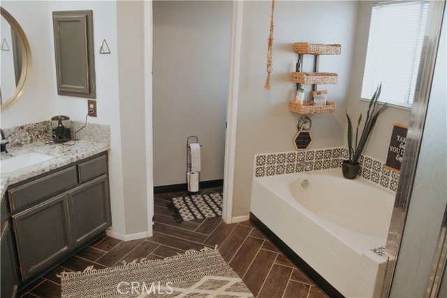 Detail Gallery Image 7 of 22 For 22455 Gold Bar Ct, Apple Valley,  CA 92307 - 4 Beds | 2 Baths