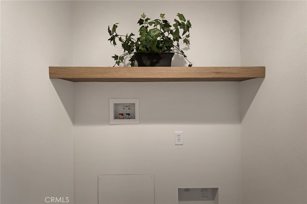 https://media.crmls.org/medias/178f8bc5-4898-4802-8946-5853d350da24.jpg?preset=X-Large