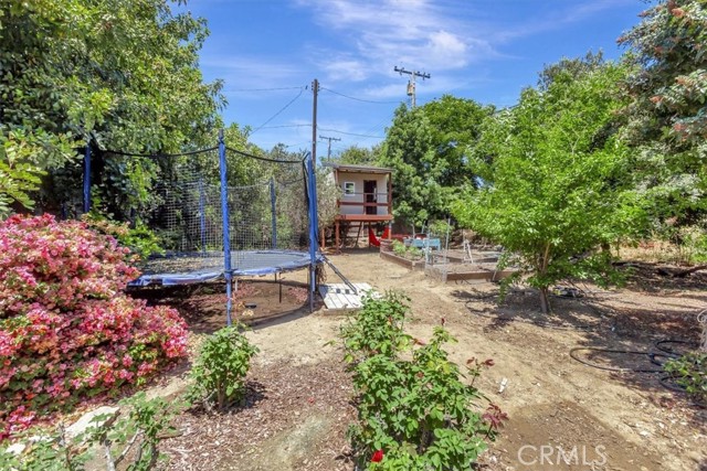 Detail Gallery Image 9 of 34 For 11111 Magda Ln, La Habra,  CA 90631 - 4 Beds | 2/1 Baths
