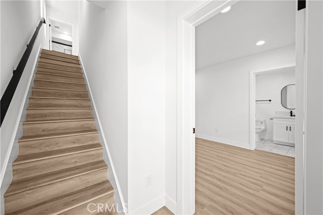 Detail Gallery Image 18 of 35 For 6700 Kester Ave, Van Nuys,  CA 91405 - 5 Beds | 4 Baths
