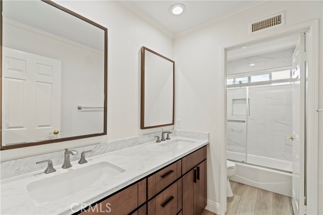 16 Harrisburg, Irvine CA: https://media.crmls.org/medias/17902885-612a-47c2-a63a-99fedf2d96ca.jpg