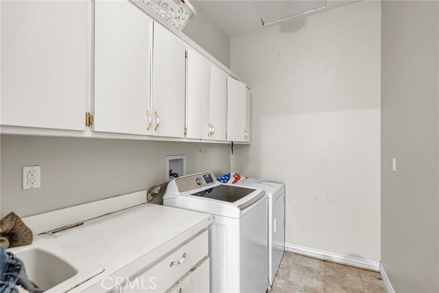 Detail Gallery Image 19 of 45 For 19855 Mariposa Ave, Riverside,  CA 92508 - 5 Beds | 3 Baths