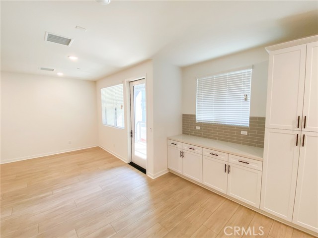 Detail Gallery Image 12 of 21 For 947 N Divino Privado #9,  Ontario,  CA 91764 - 3 Beds | 2/1 Baths