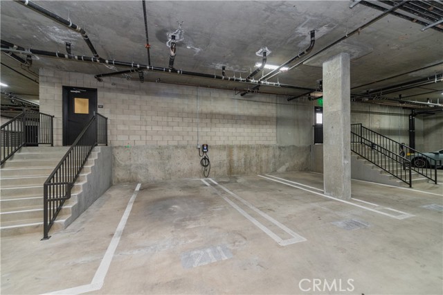 288 S Oakland Ave, Pasadena CA: https://media.crmls.org/medias/1791165f-ef18-40d2-9945-ed6913c08f67.jpg