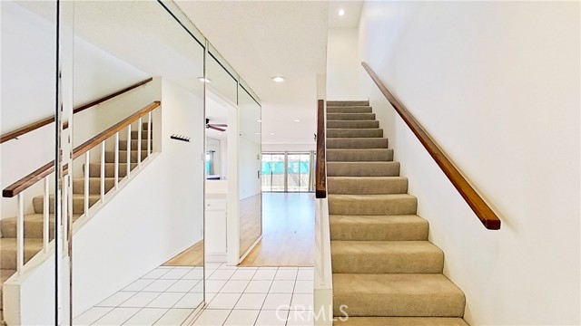 Detail Gallery Image 3 of 21 For 9906 Owensmouth Ave #7,  Chatsworth,  CA 91311 - 3 Beds | 2/1 Baths