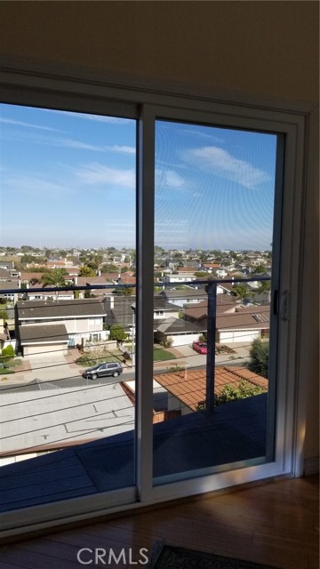 1410 Diamond Street, Redondo Beach, California 90277, 3 Bedrooms Bedrooms, ,1 BathroomBathrooms,Residential,Sold,Diamond,SB21052149