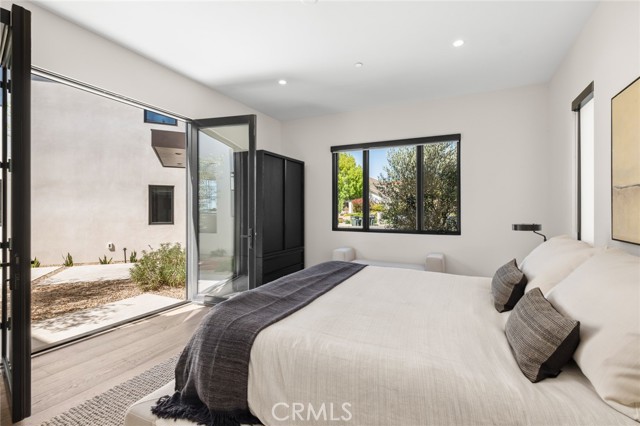 Detail Gallery Image 31 of 36 For 2 Twin Lakes Cir, Corona Del Mar,  CA 92625 - 4 Beds | 4/1 Baths