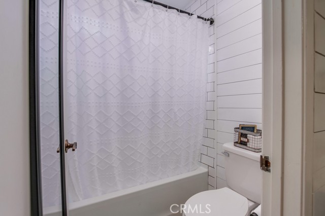 201 Todd Court, Oceanside CA: https://media.crmls.org/medias/17932fda-17ac-46d5-856b-27a151aeb8e9.jpg