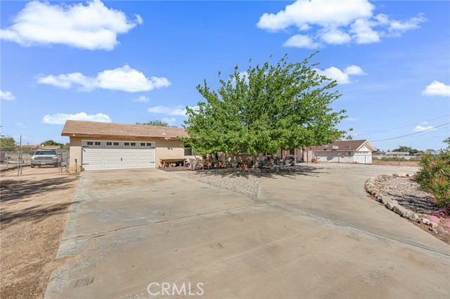 Detail Gallery Image 5 of 31 For 11870 9th, Hesperia,  CA 92345 - 3 Beds | 2 Baths