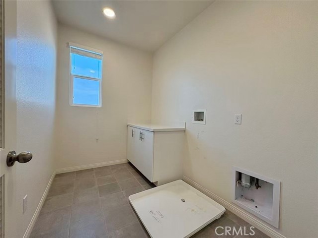 Detail Gallery Image 8 of 15 For 10557 Huxley, Rancho Cucamonga,  CA 91730 - 4 Beds | 4 Baths