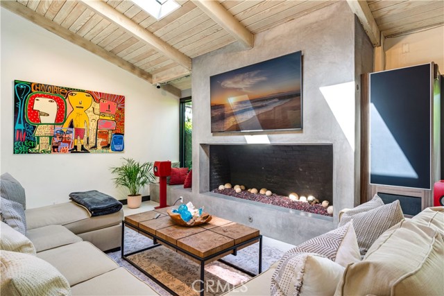 203 Via Ravenna, Newport Beach CA: https://media.crmls.org/medias/179533bc-0494-43be-9e50-aec32761bdb0.jpg