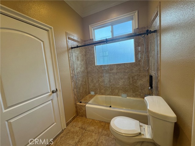 Detail Gallery Image 14 of 28 For 4912 Hesperia, Encino,  CA 91316 - 3 Beds | 2/1 Baths