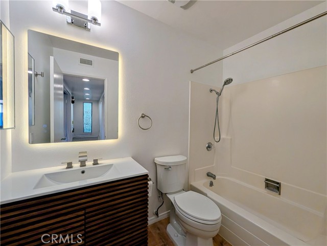26253 Via Roble, Mission Viejo CA: https://media.crmls.org/medias/17957a29-e636-4d75-8ea6-836243cf79a1.jpg