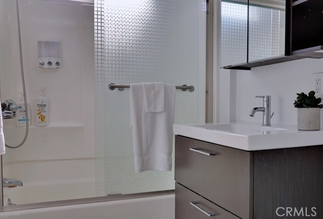 Detail Gallery Image 18 of 21 For 5150 Romaine St, Los Angeles,  CA 90029 - 3 Beds | 2 Baths