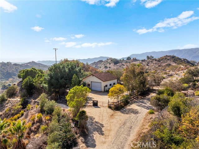 2311 Rose Road, Fallbrook CA: https://media.crmls.org/medias/1796955a-e990-4df4-a118-a44bed73b838.jpg