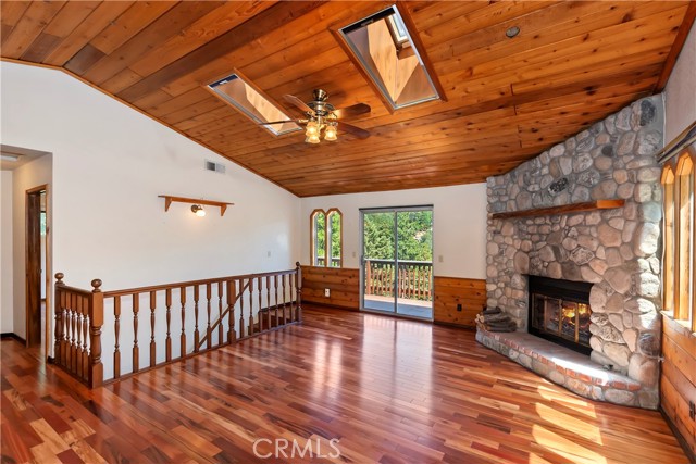 489 Dorn Drive, Crestline CA: https://media.crmls.org/medias/1796d241-3d8d-4d38-bdbb-7ef77b2ae5e8.jpg