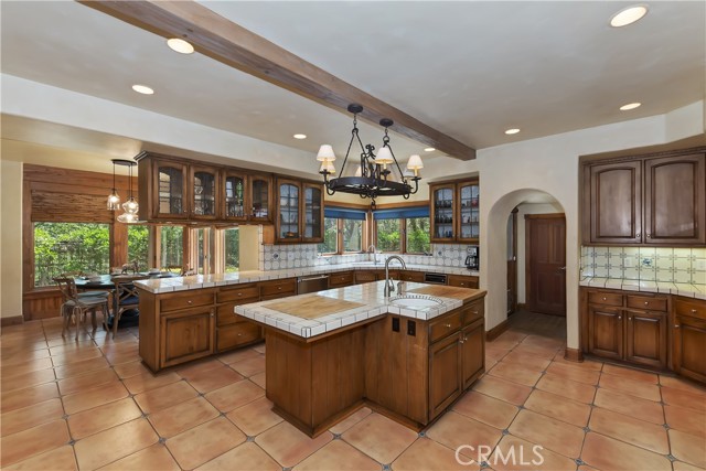 Detail Gallery Image 19 of 64 For 28324 Somerset Ln, Lake Arrowhead,  CA 92352 - 4 Beds | 4/1 Baths