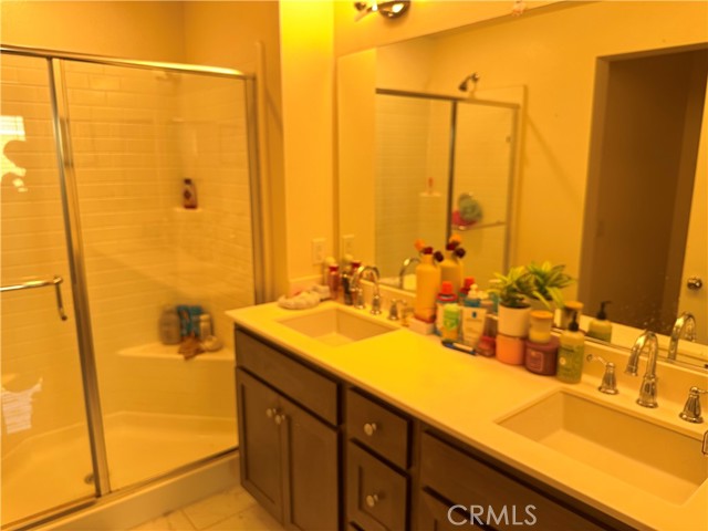 Detail Gallery Image 22 of 37 For 12745 Watt Ln #B,  Sylmar,  CA 91342 - 4 Beds | 3/1 Baths