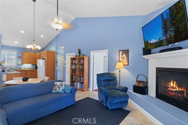 534 Highland, Big Bear Lake CA: https://media.crmls.org/medias/179941e6-0f1f-4996-967e-55e10c629425.jpg