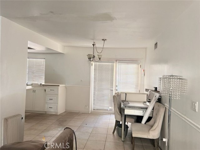 Detail Gallery Image 5 of 10 For 6848 Holbrook Way, Riverside,  CA 92504 - 4 Beds | 2 Baths