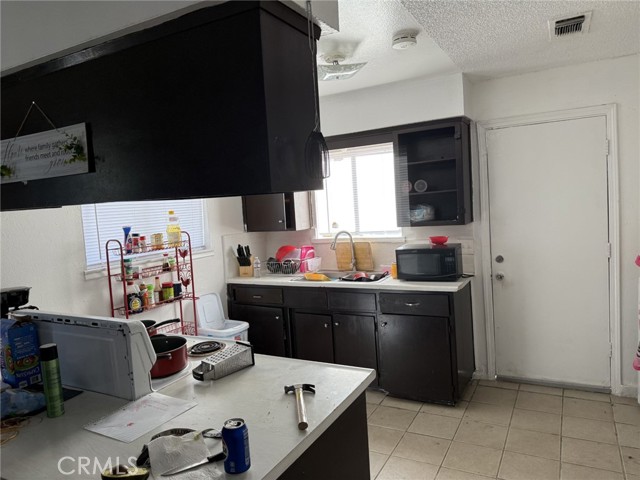 1108 N Rinaldi Street, Visalia CA: https://media.crmls.org/medias/179a494d-5eb9-4f54-92a4-acc2b8a56b50.jpg